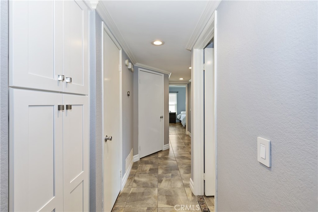 9754 Huntington Drive C