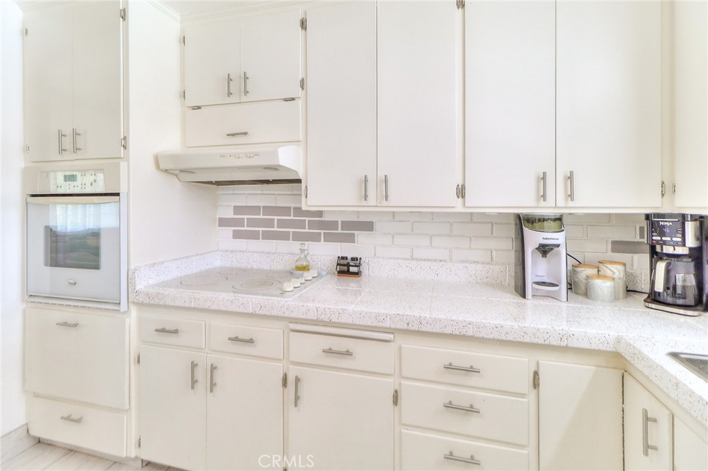 16110 Avenida Ramada