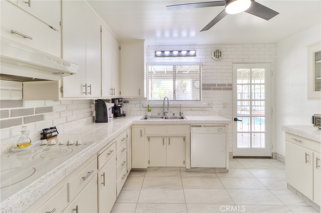 16110 Avenida Ramada