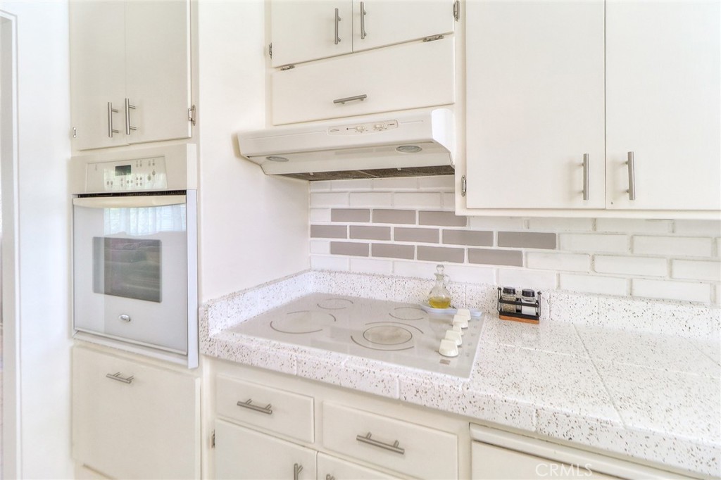 16110 Avenida Ramada