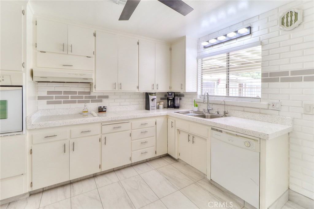 16110 Avenida Ramada