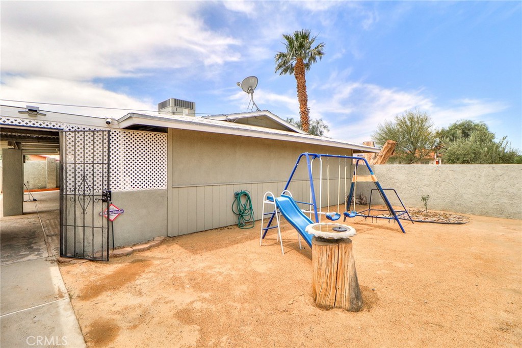 16110 Avenida Ramada