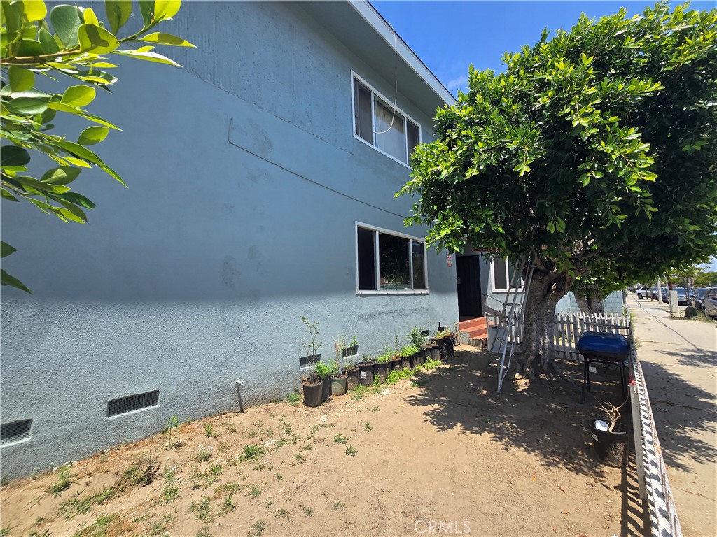 923 W G Street 8