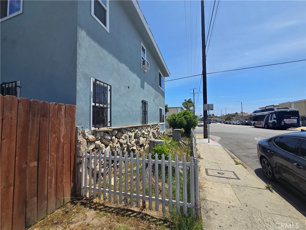 923 W G Street 8
