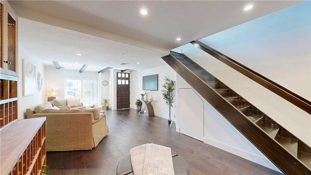 4257 E Ocean Boulevard