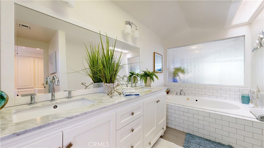 4257 E Ocean Boulevard