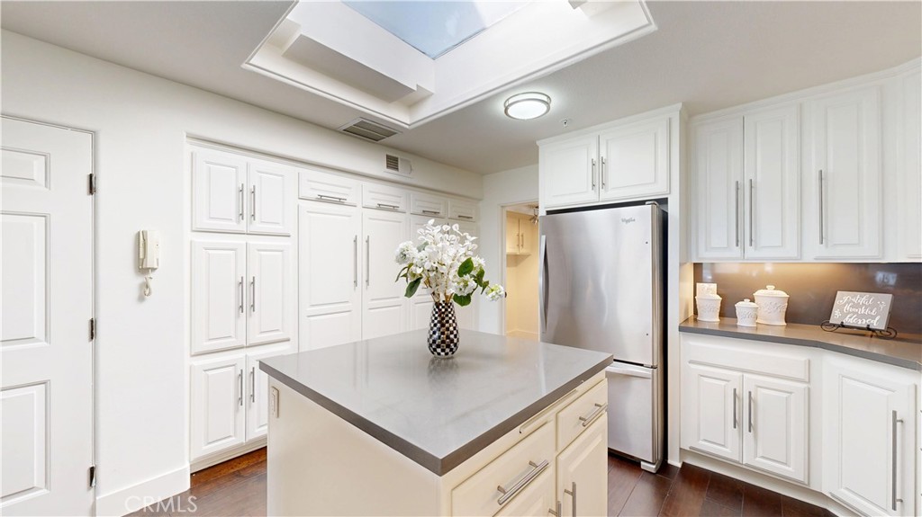 4257 E Ocean Boulevard