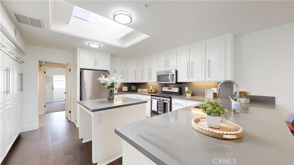 4257 E Ocean Boulevard