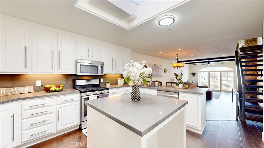 4257 E Ocean Boulevard