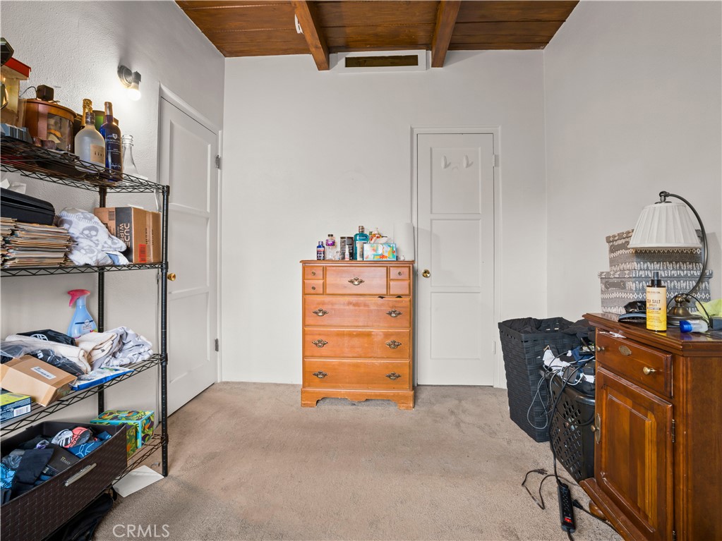 1640 Cinco Robles