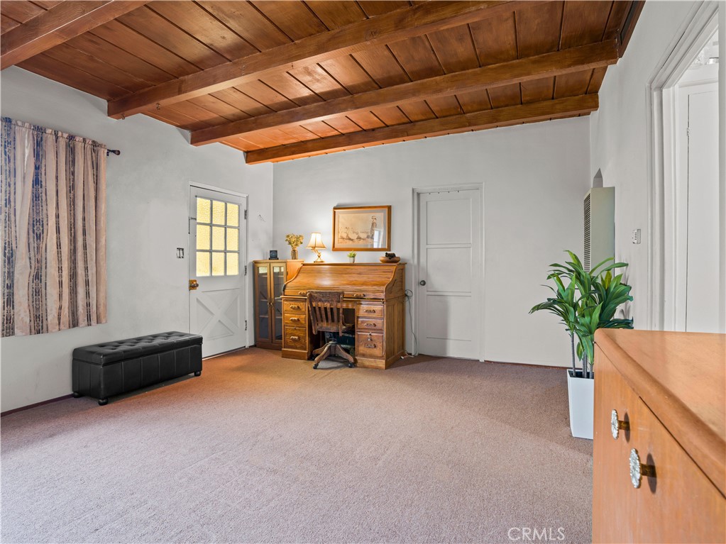 1640 Cinco Robles