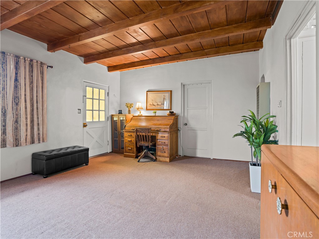 1640 Cinco Robles