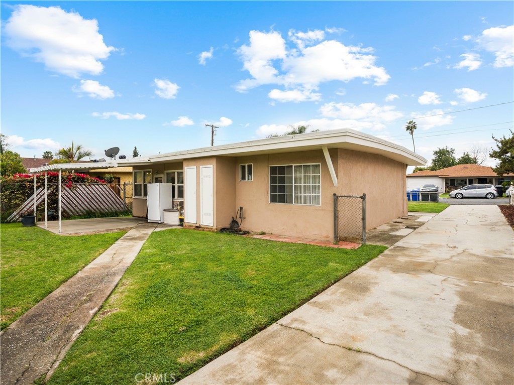 1640 Cinco Robles