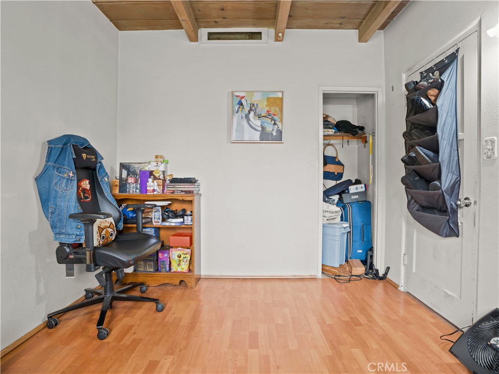 1640 Cinco Robles