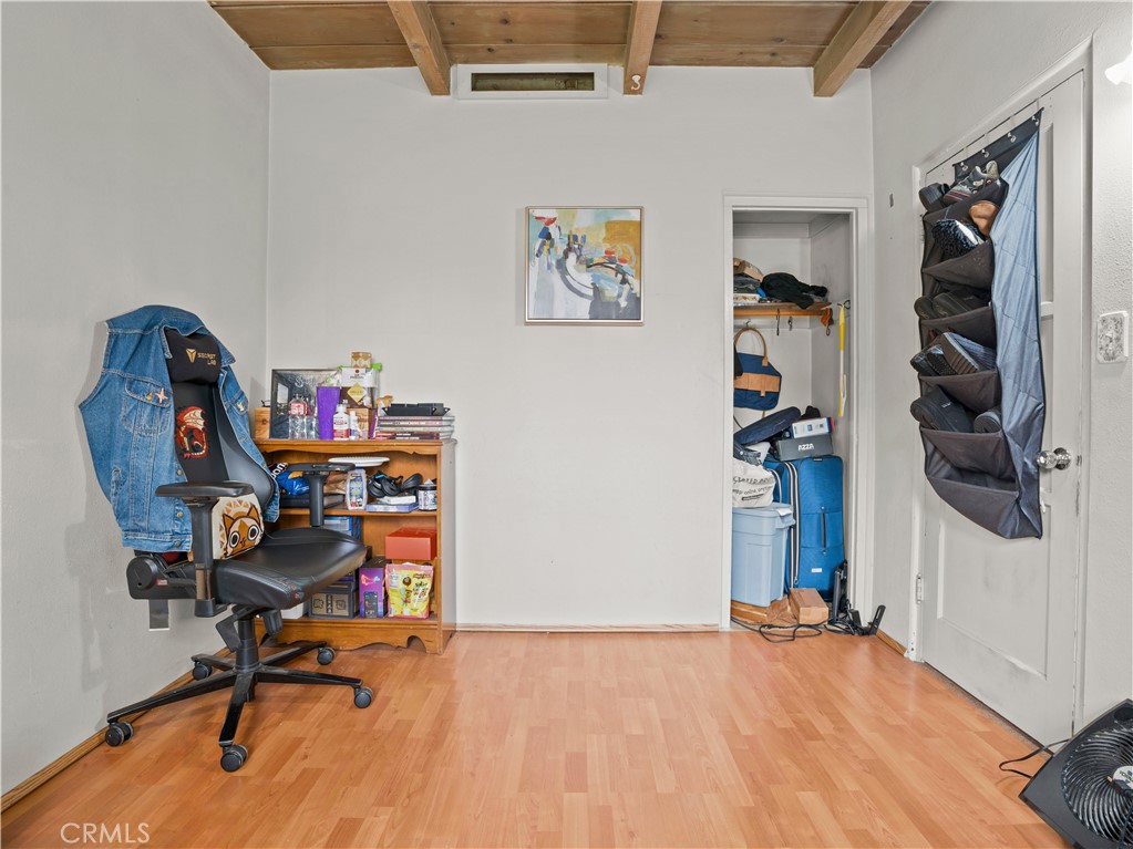 1640 Cinco Robles