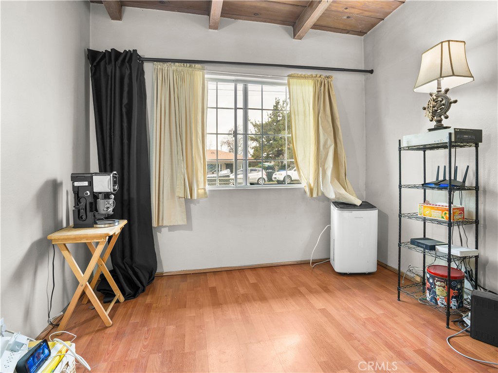 1640 Cinco Robles