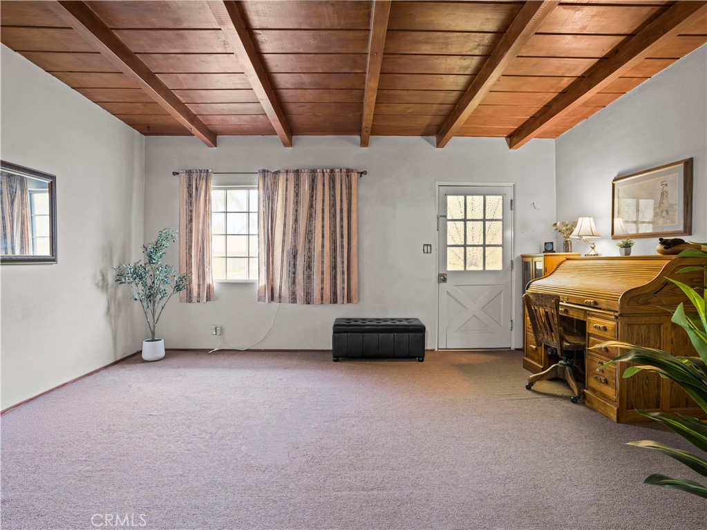 1640 Cinco Robles