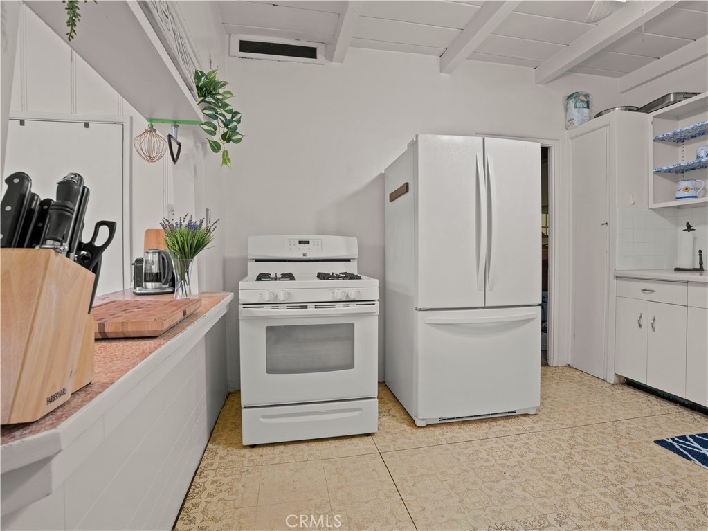 1640 Cinco Robles
