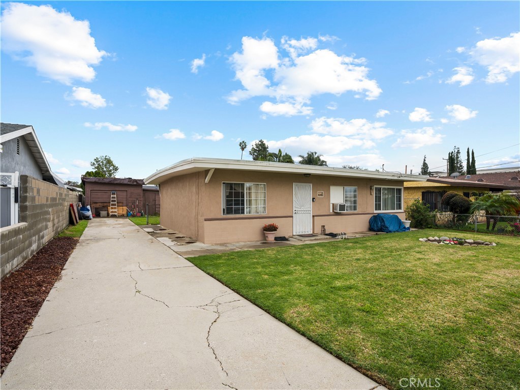1640 Cinco Robles