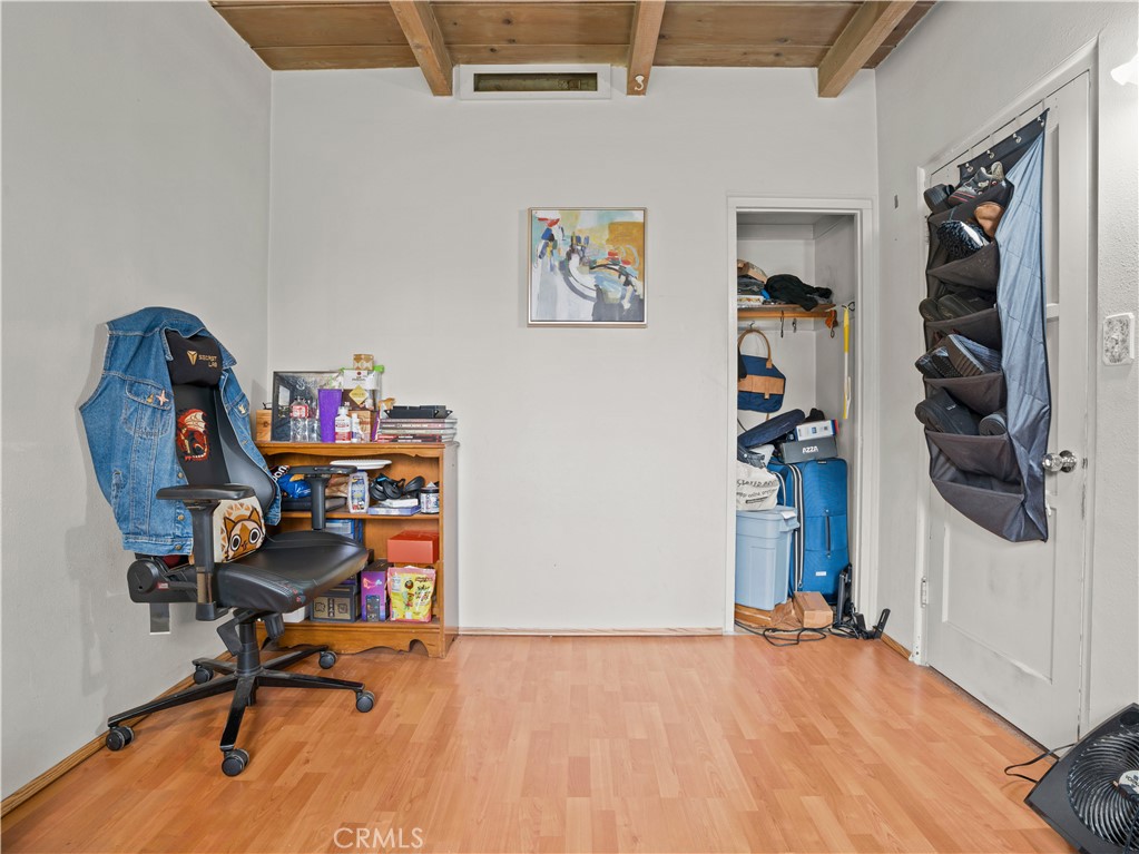 1640 Cinco Robles