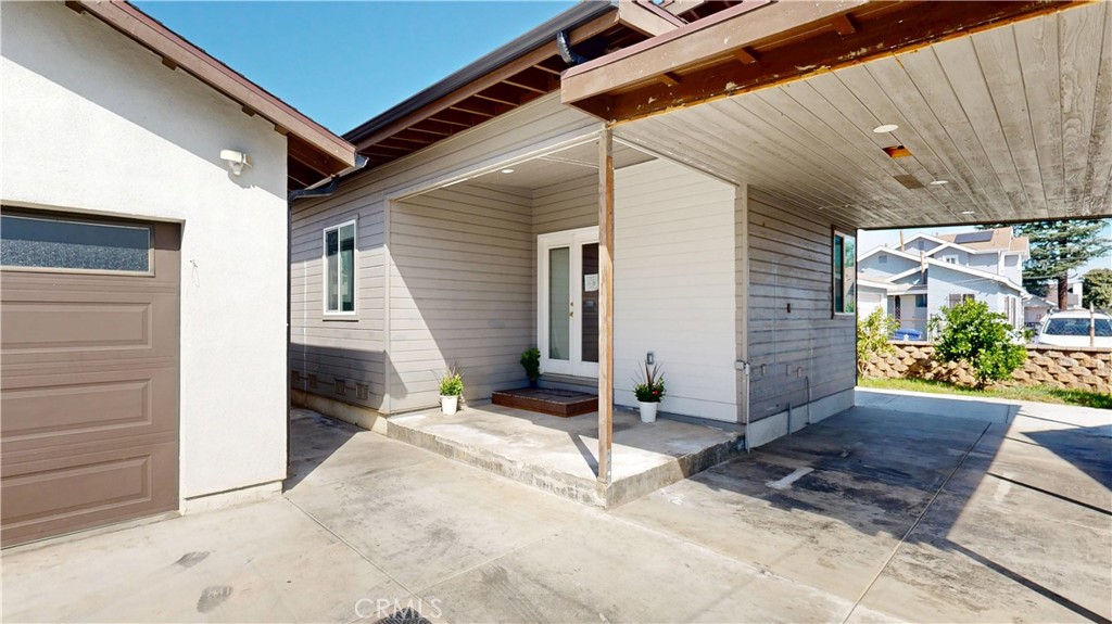 2712 New Ave