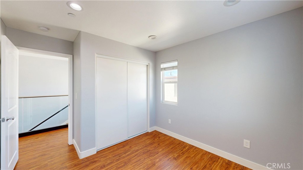 2712 New Ave