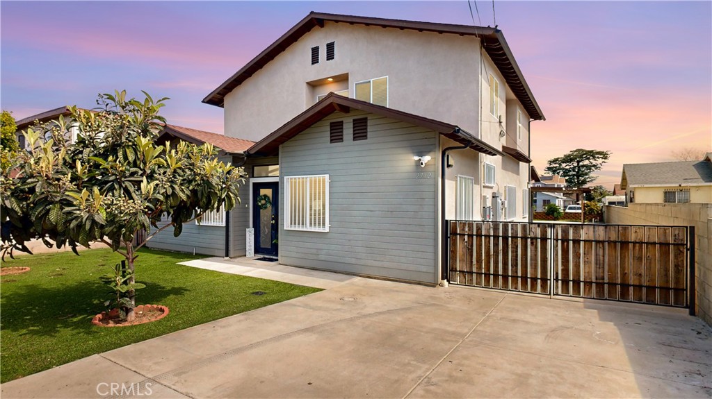 2712 New Ave