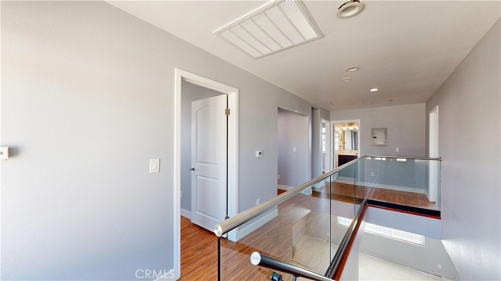 2712 New Ave