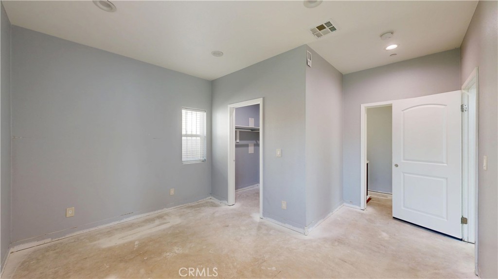 2712 New Ave