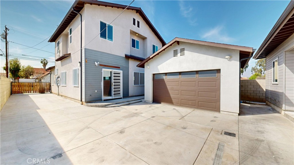 2712 New Ave