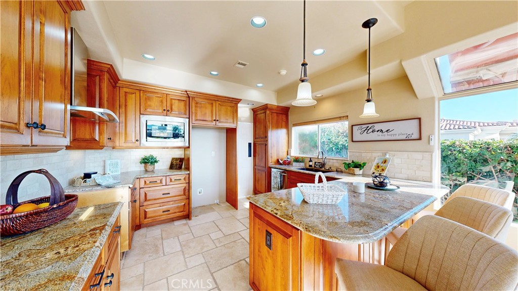 1624 Caminito Solidago