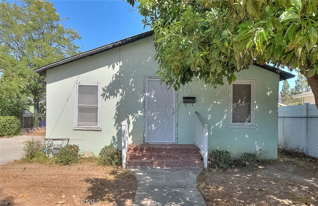 421 N Cypress