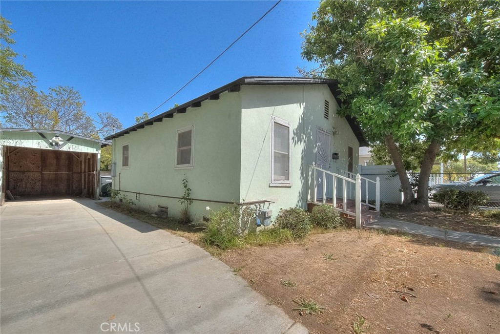 421 N Cypress
