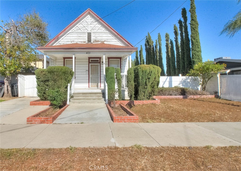 469 N Cypress