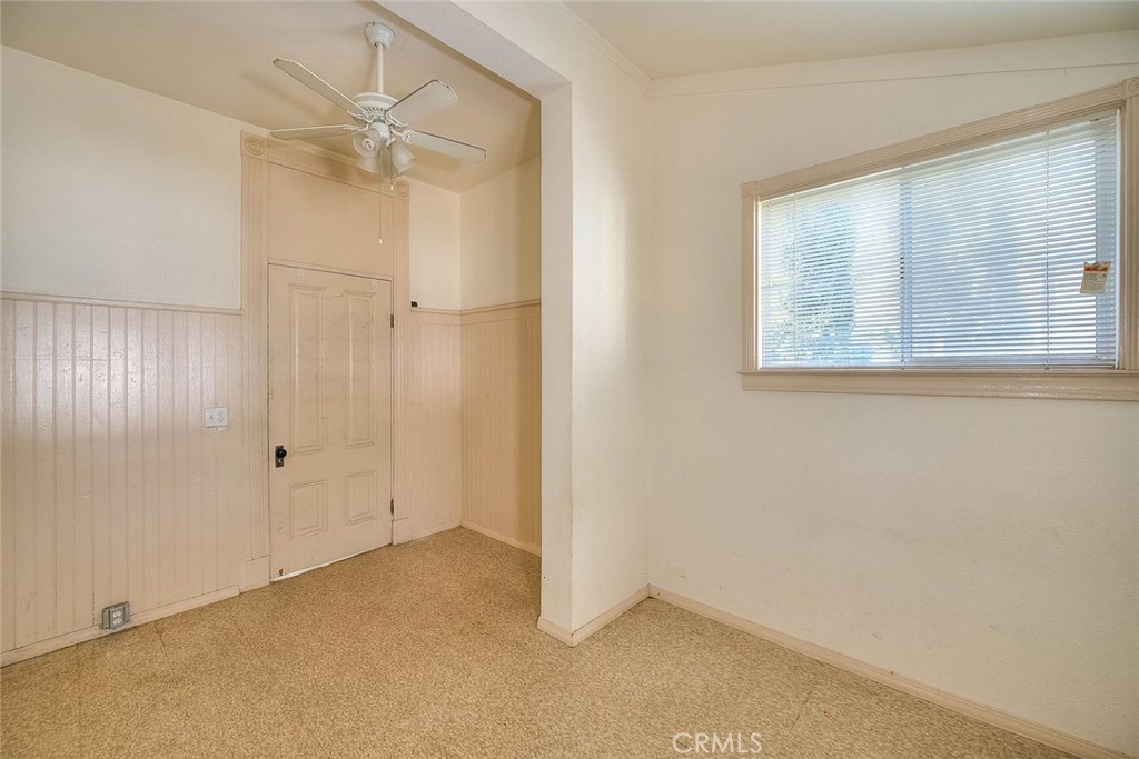 469 N Cypress
