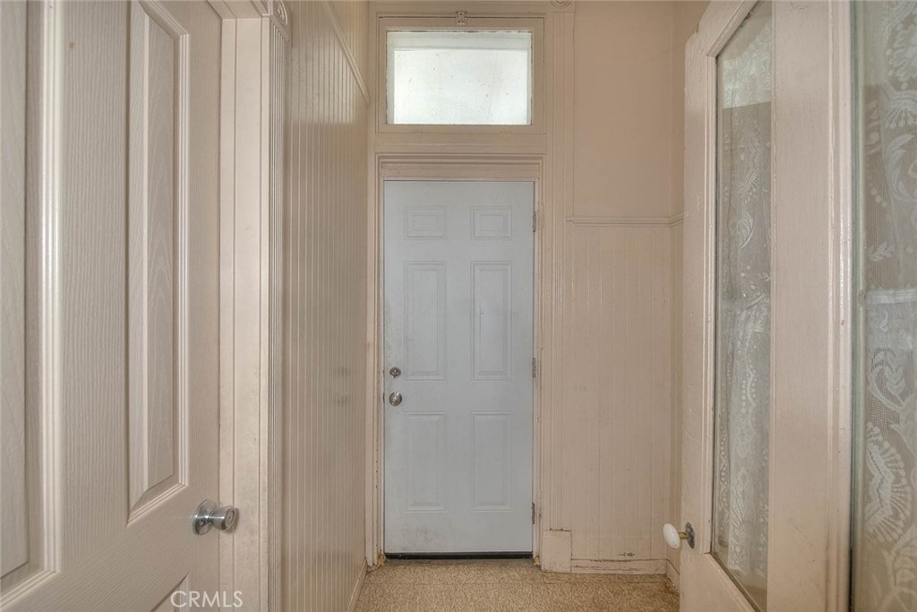 469 N Cypress