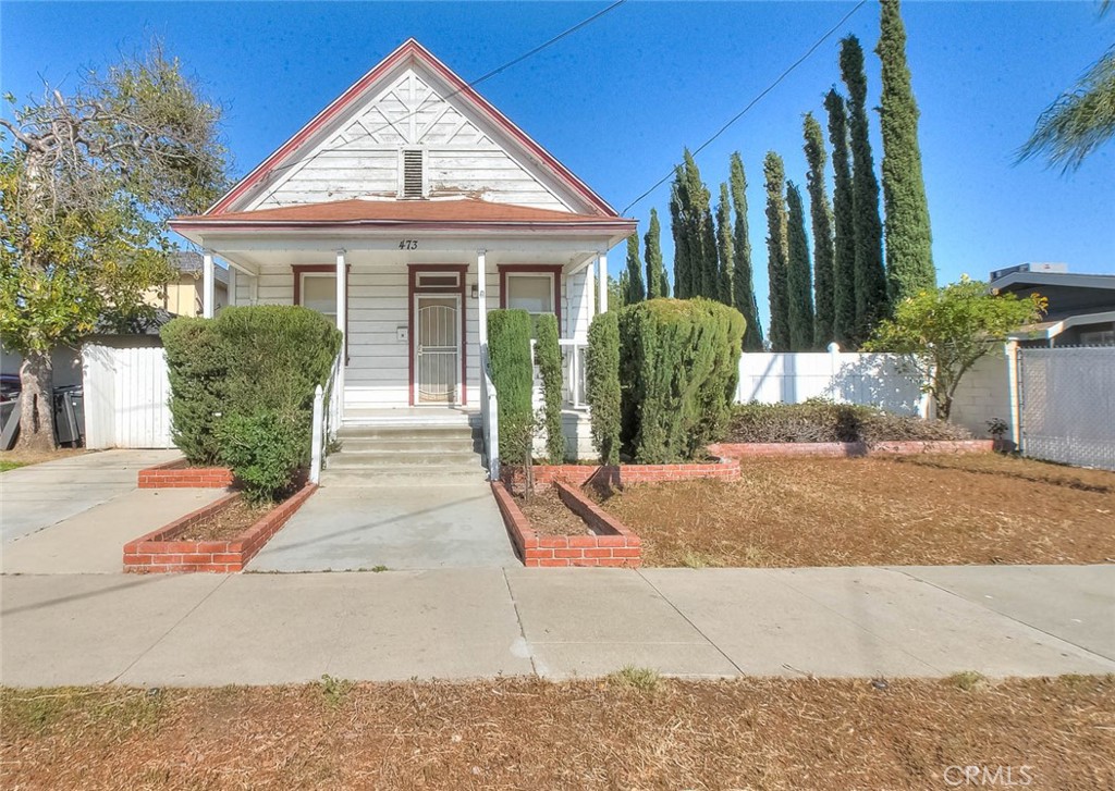 469 N Cypress
