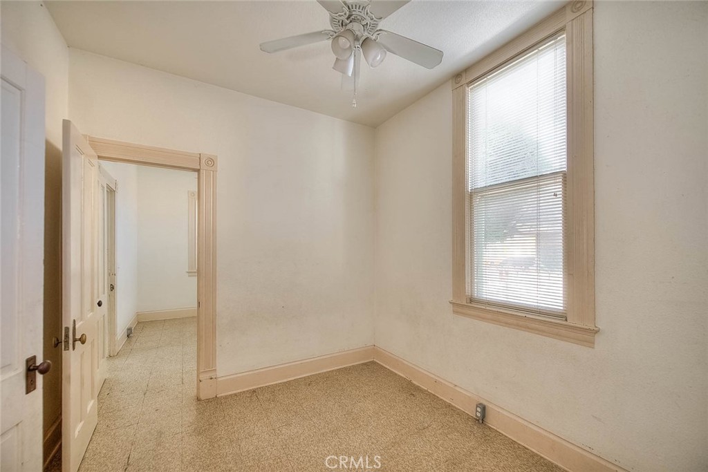 469 N Cypress
