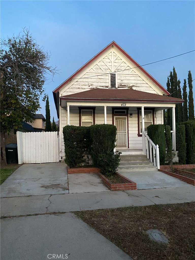 469 N Cypress