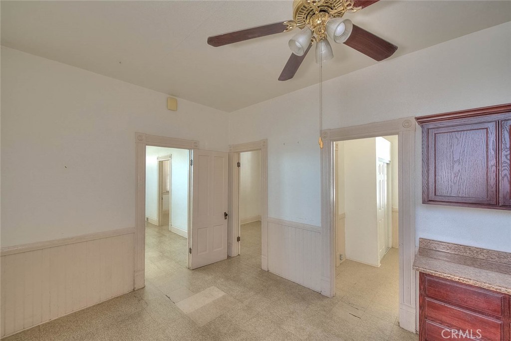469 N Cypress