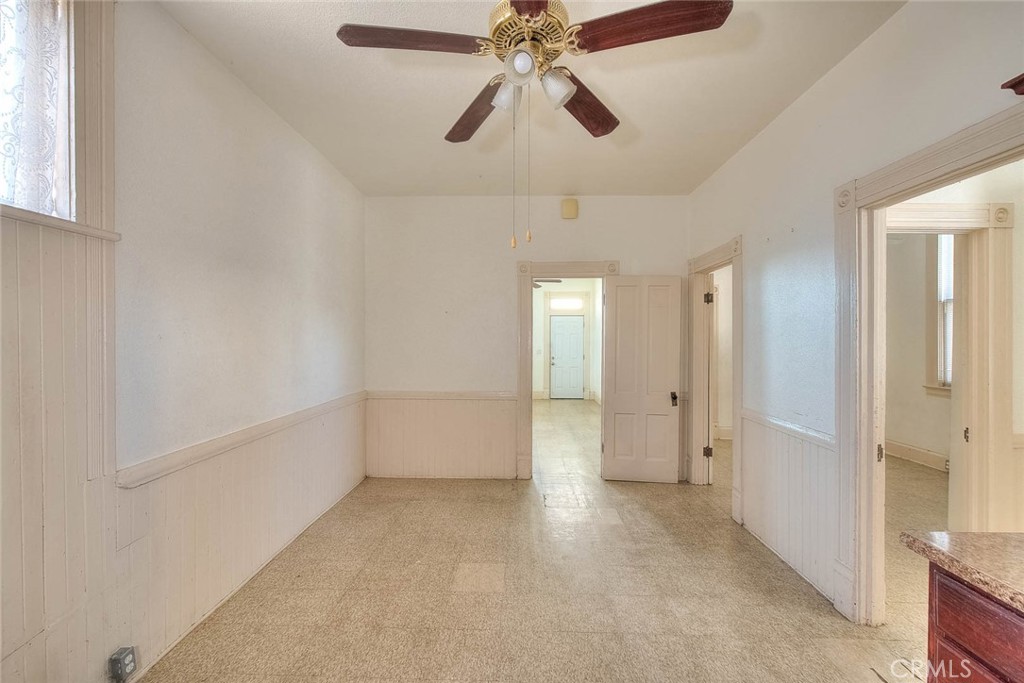 469 N Cypress