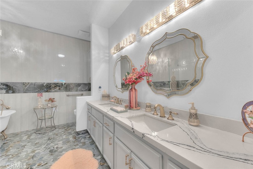 1365 N Upland Hills North N