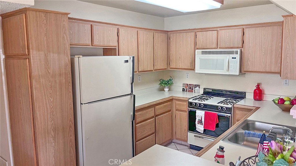 978 W Arrow Highway F