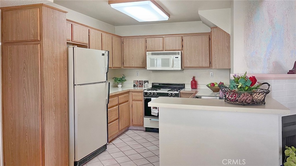 978 W Arrow Highway F