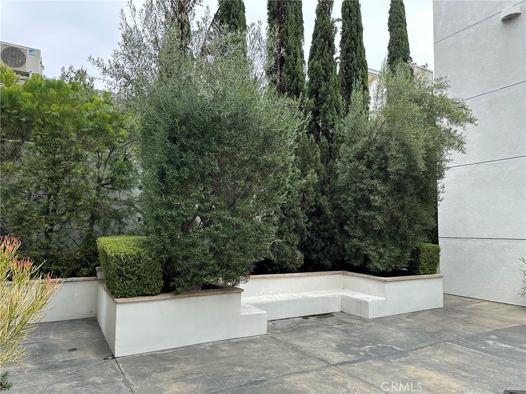238 S Arroyo 213