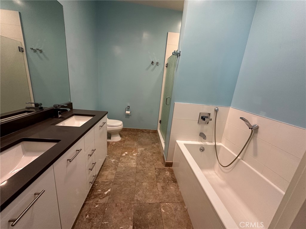 238 S Arroyo 213