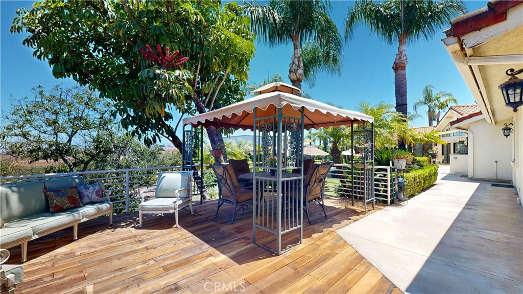17850 Vista Del Lago