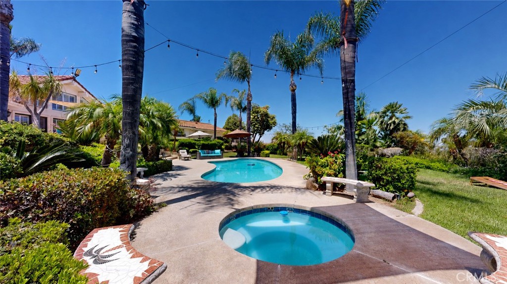 17850 Vista Del Lago