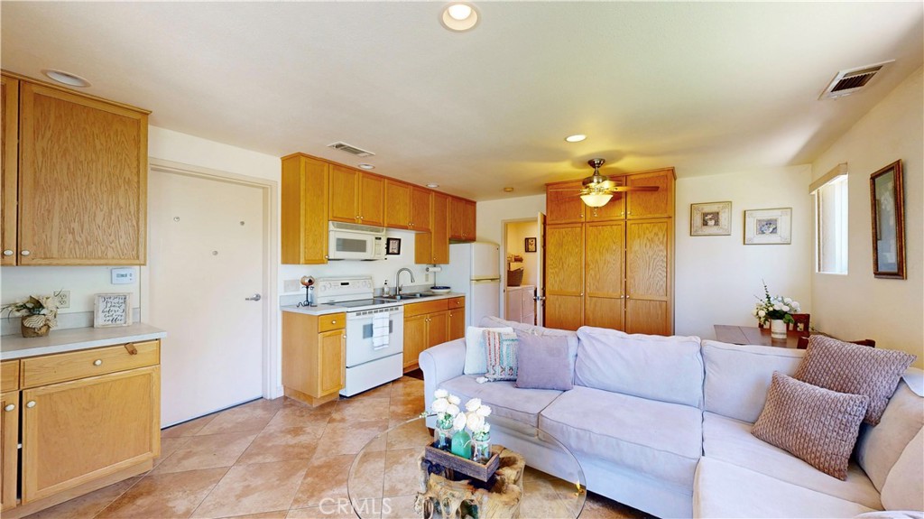 17850 Vista Del Lago