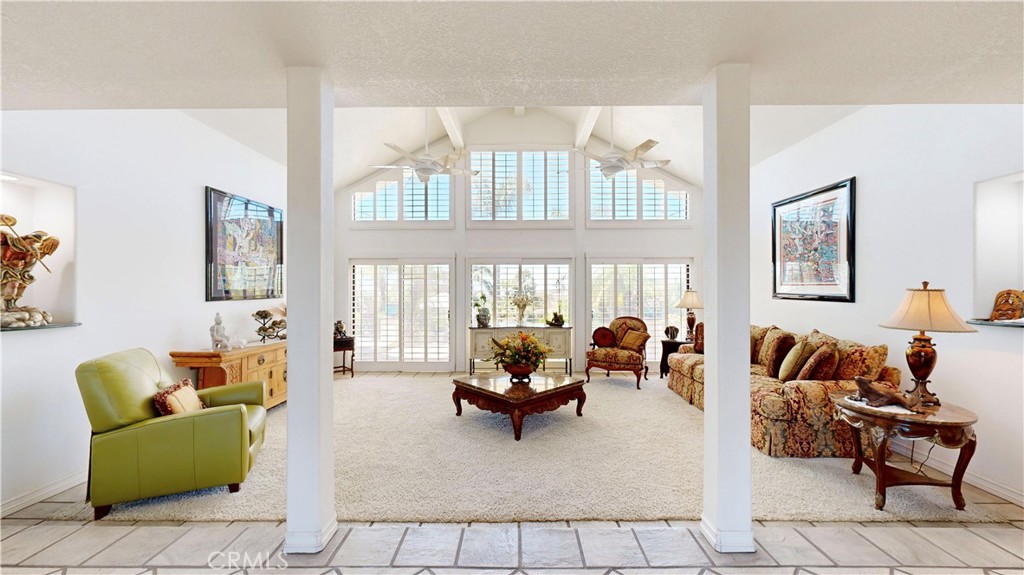 17850 Vista Del Lago